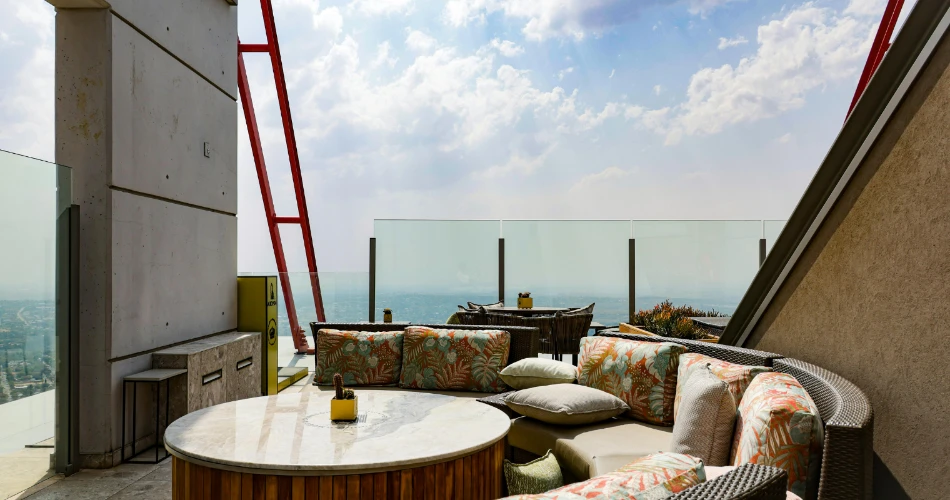 Rooftop Bars in Mumbai With Stunning Arabian Sea Views