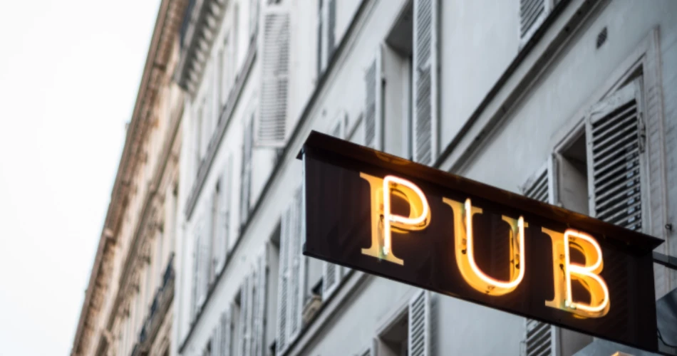 Unforgettable Pub Crawls in Colaba and Bandra