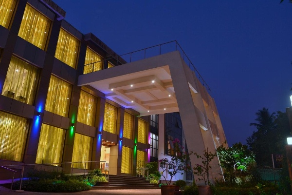 Club Emerald image 1
