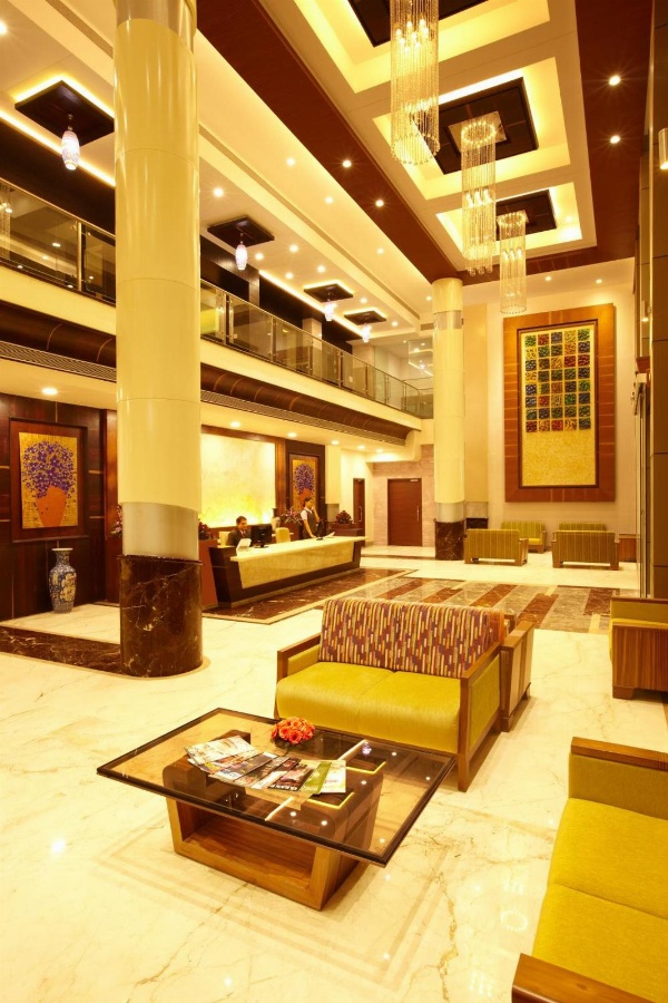 Club Emerald image 3